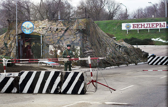 Puesto fronterizo en Transnistria Credit Image: © Amos Chapple/zReportage.com via ZUMA Press (Feb. 12, 2013)