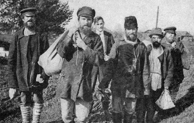 campesinos-rusos-revolución bolchevique- roman stashkov