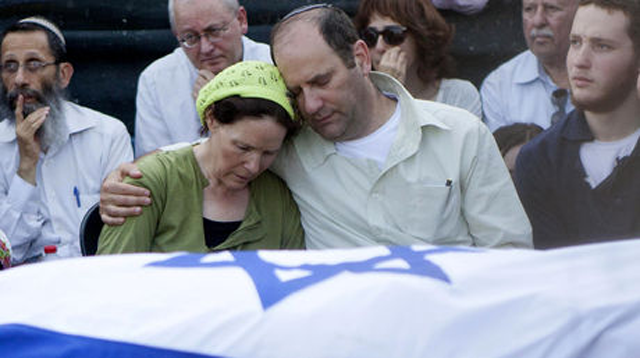 Funeral jóvenes israelíes muertos, punto de origen del último ataque a Gaza. (Foto AP)