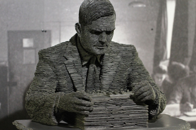 Turing-estatua-univeridad-manchester